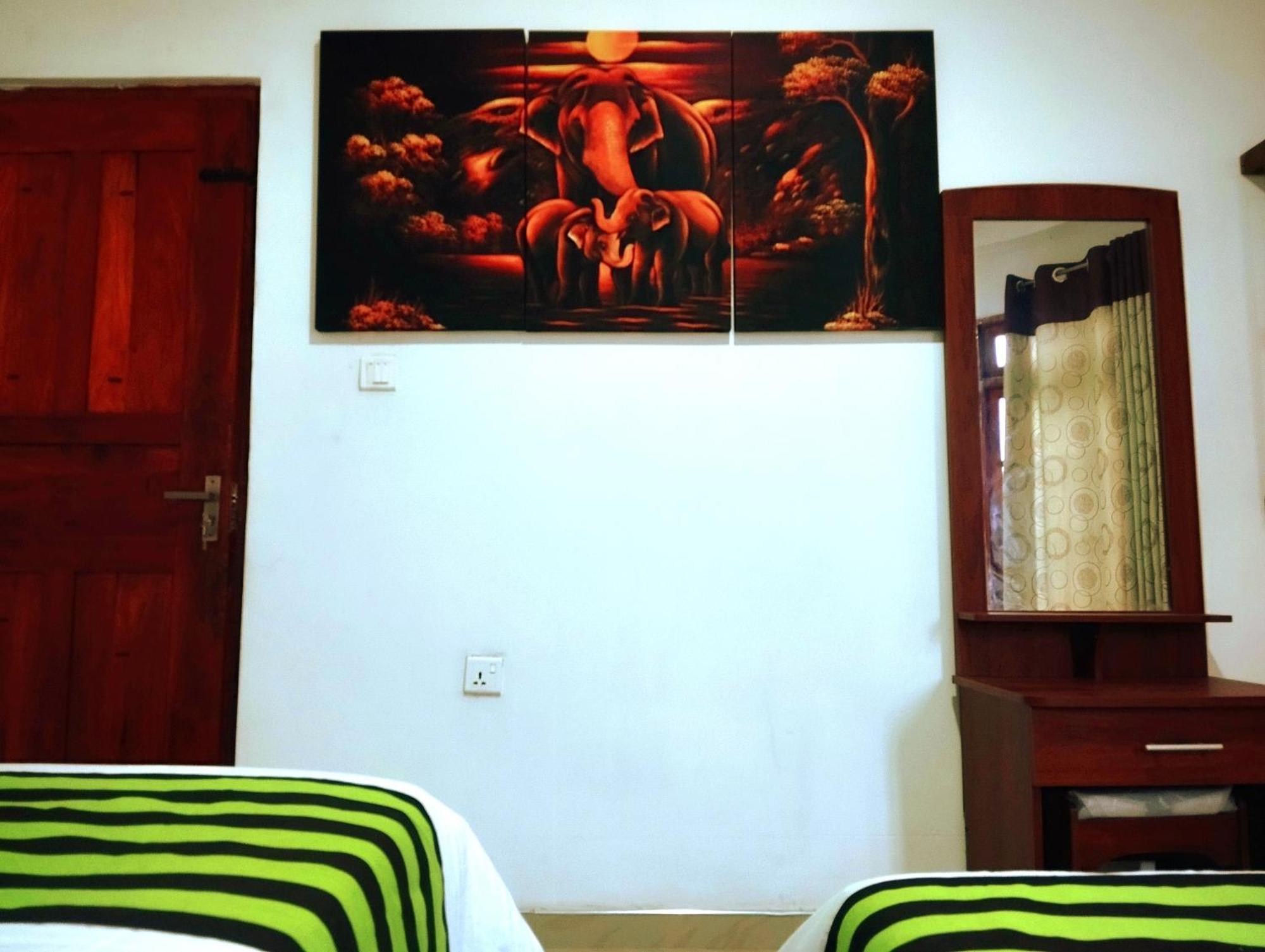 Ella Hotel Upper Hill Екстериор снимка